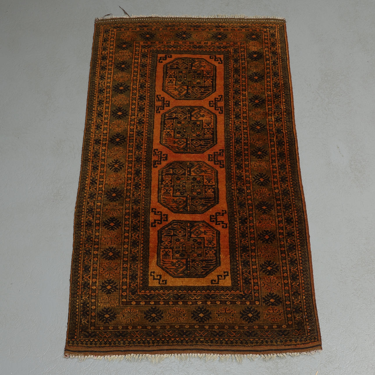 CARPET, hand-knotted, silk trim, 197x108 cm.