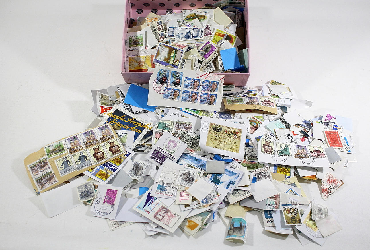 FRIMÄRKEN, Svenska och Utländska.