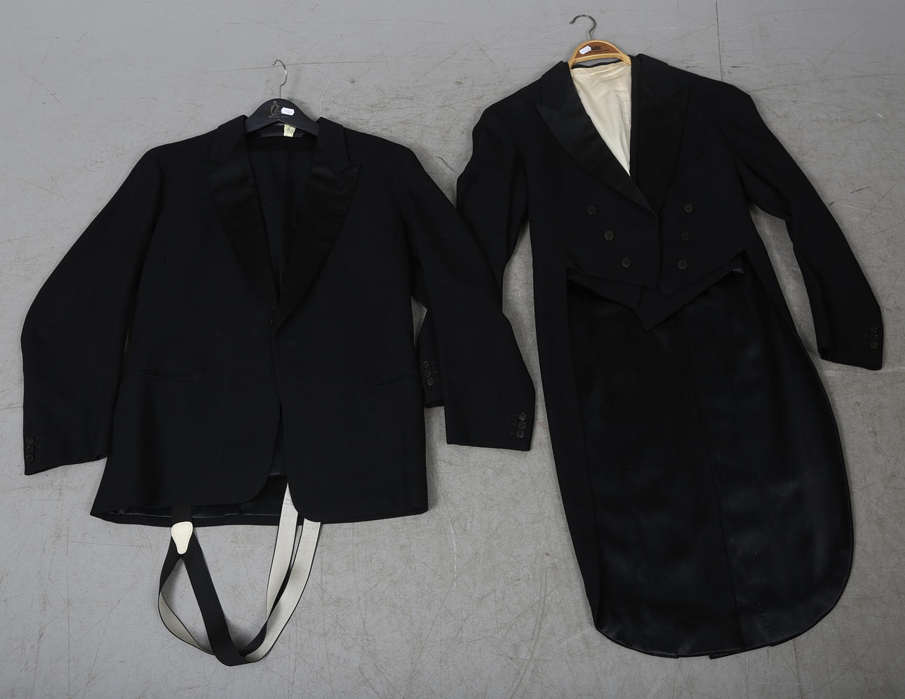 FRACK, 2 delar samt SMOKING, 3 delar, 1900-tal.