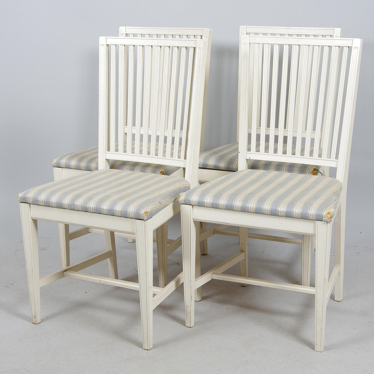 STOLAR, 4 stycken, vitmålade, s. k. Leksandsstolar, sent 1900-tal.