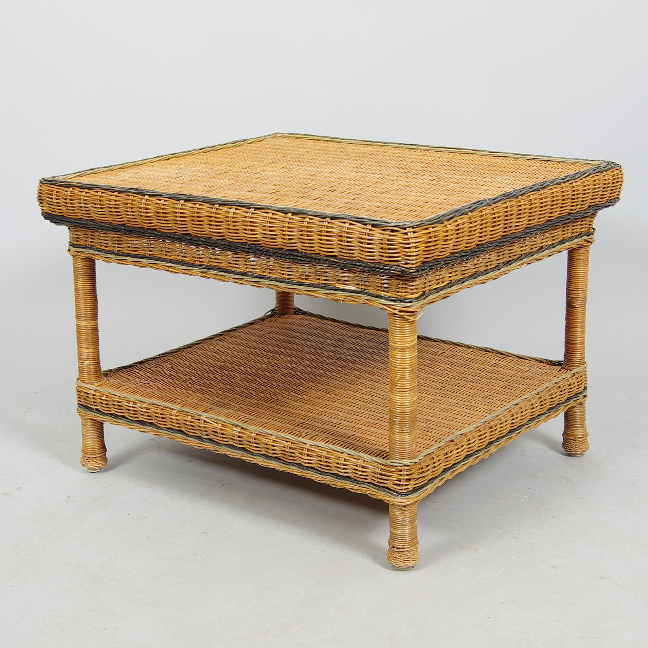 SOFFBORD, rotting med gröna detaljer.