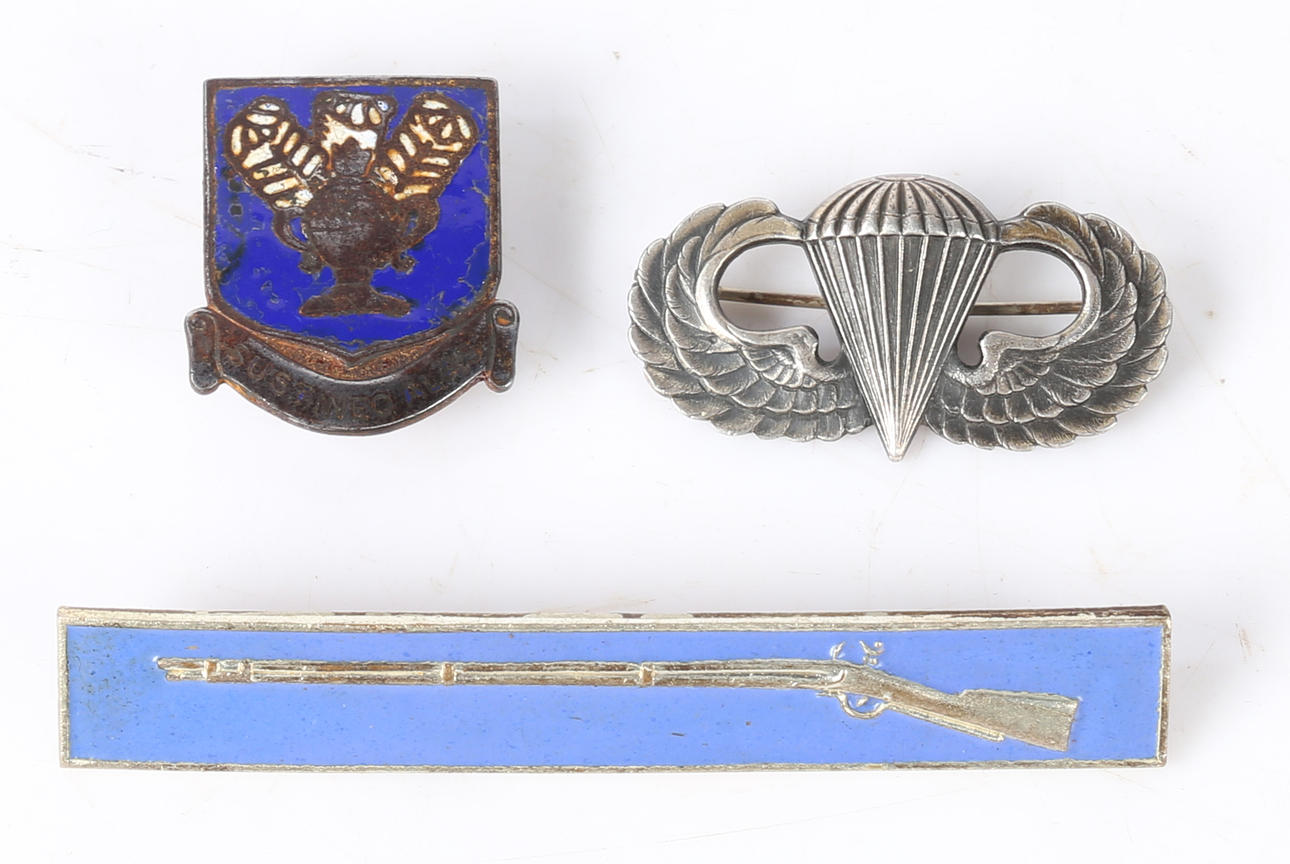 ANDRA VÄRLDSKRIGETS AMERIKANSKA MÄRKEN.