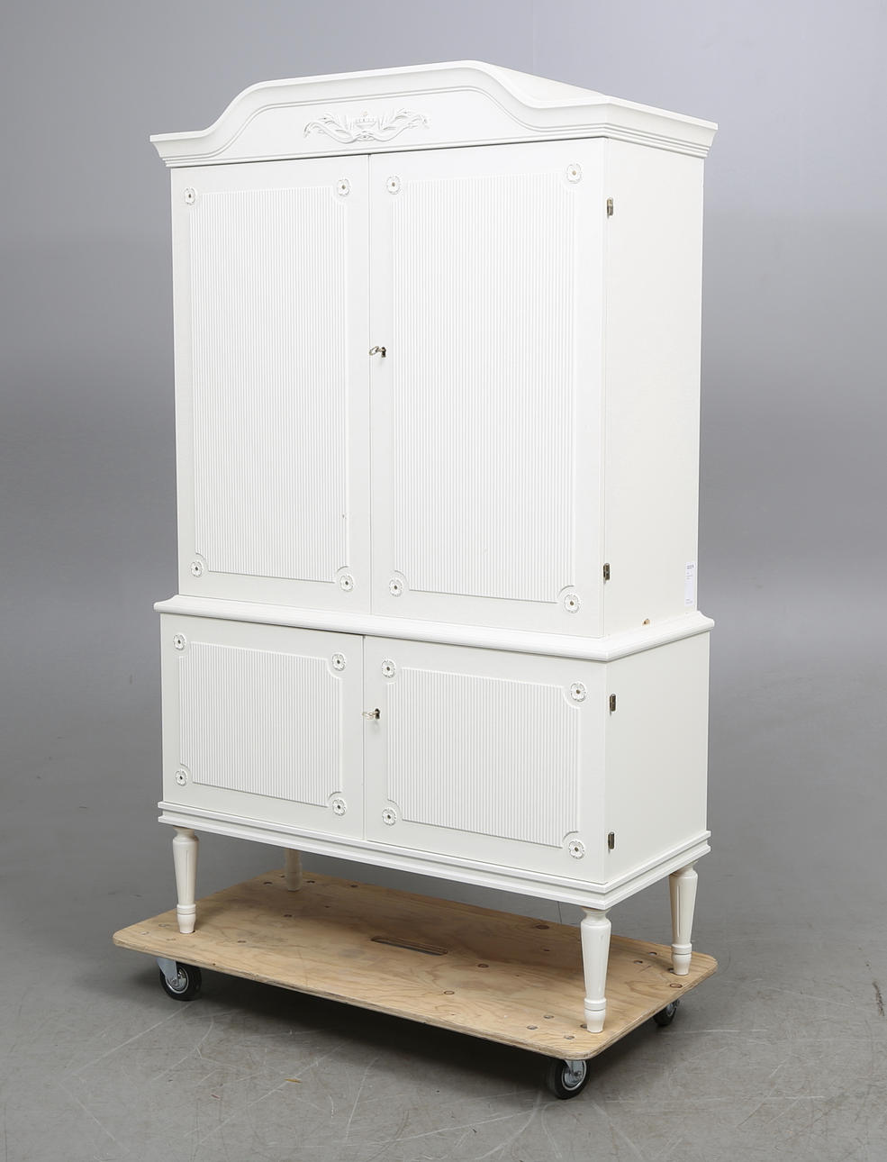 SKÅP, gustaviansk stil, 1900-tal.