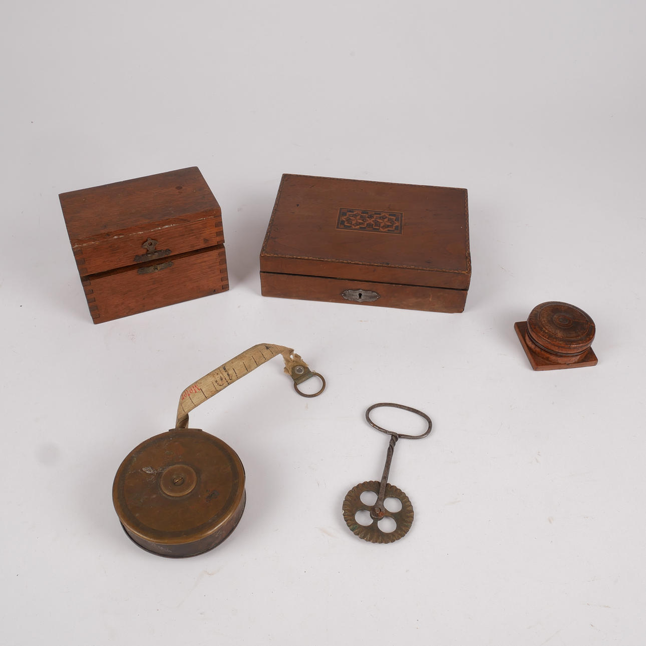 MEASURING TAPE, COMPASS, MEASURING INSTRUMENTS etc., 18/1900's.