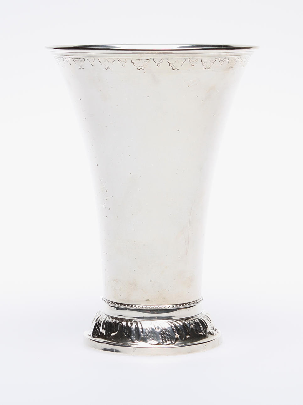 BÄGARE, silver. Guldsmedsaktiebolaget Stockholm 1909.