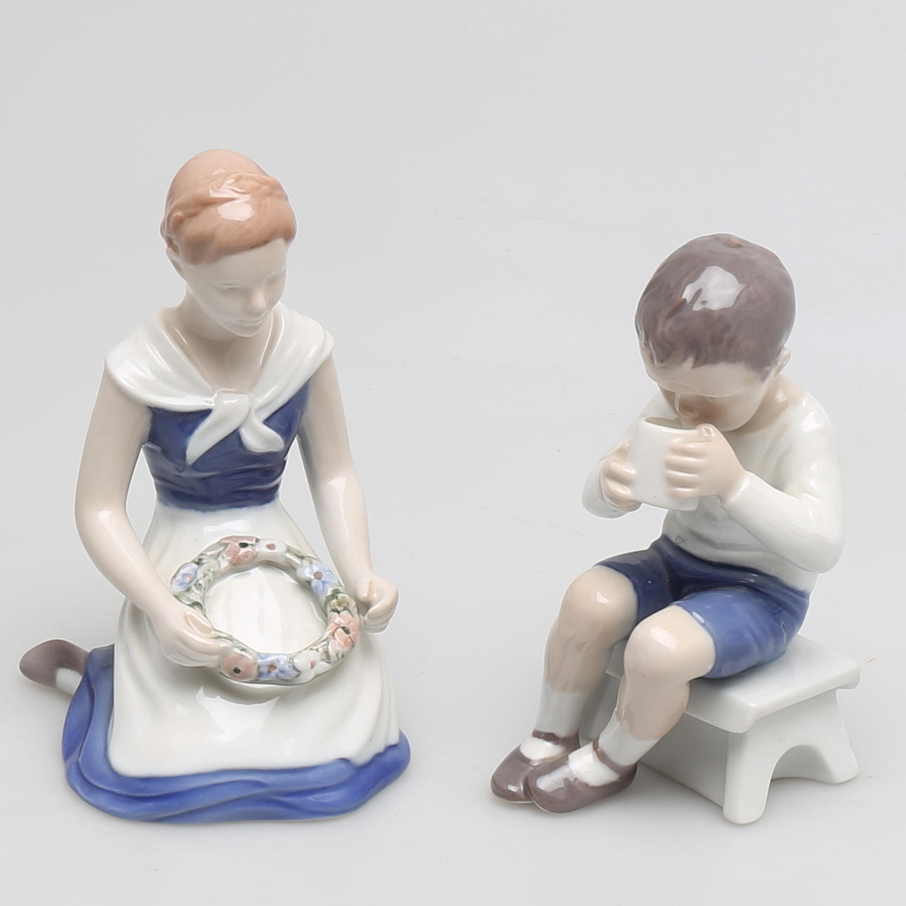 FIGURINER, 2 st, porslin, flicka och pojke, Bing & Gröndahl, Danmark.