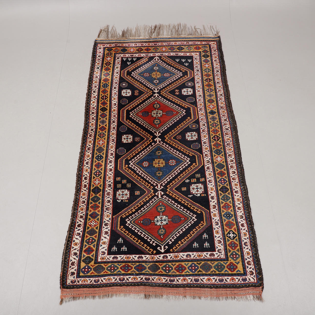 TEPPICH, Maße 290x148 cm.