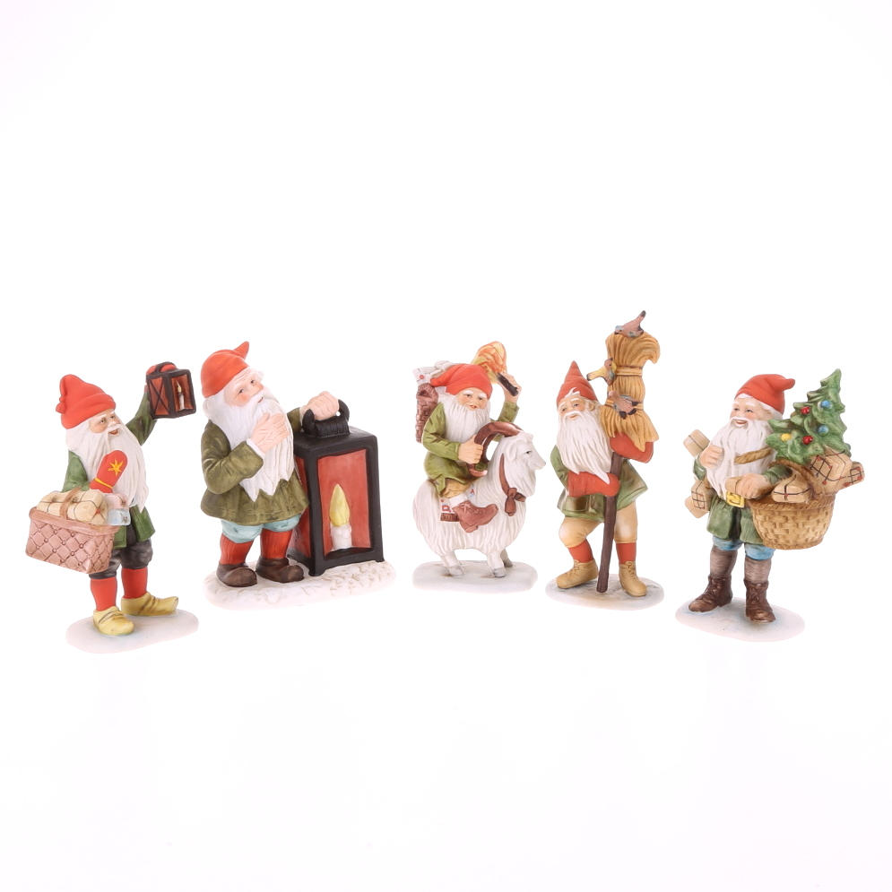 FIGURINER, 5 st, porslin, tomtar, efter Jenny Nyström, Kalmar Länsmuseum.