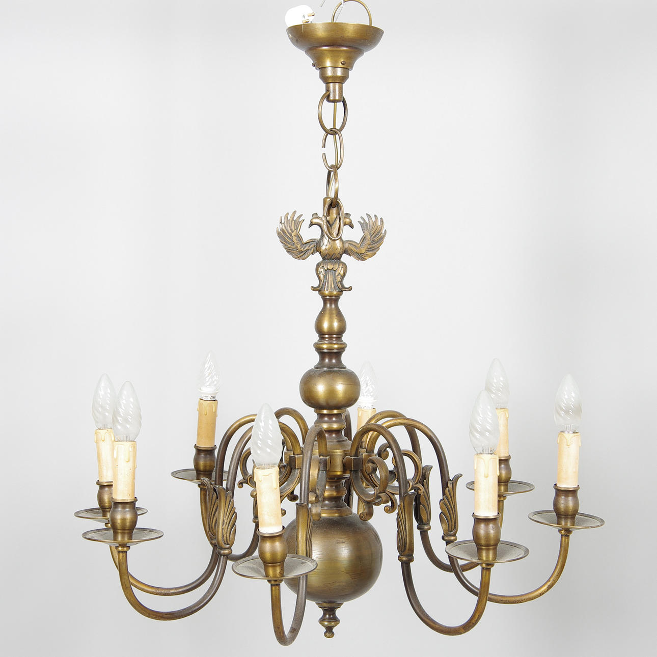 TAKKRONA, 8-armad, malm, 1900-talets första hälft.