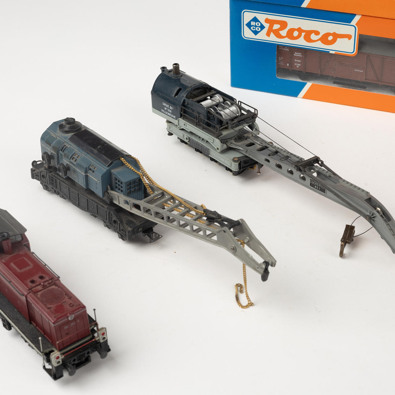 ROCO and FLEISCHMANN 4 locomotives and 8 wagons, partly original ...