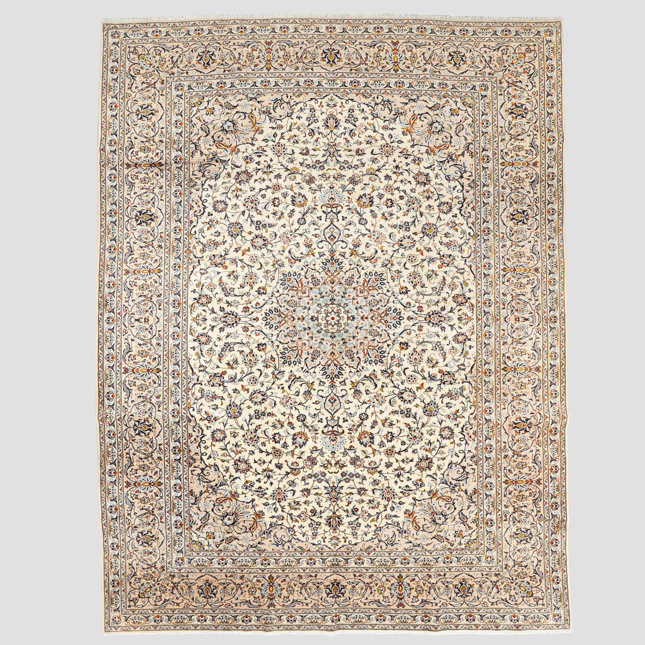 MATTA, Kashan, 410 x 302 cm.