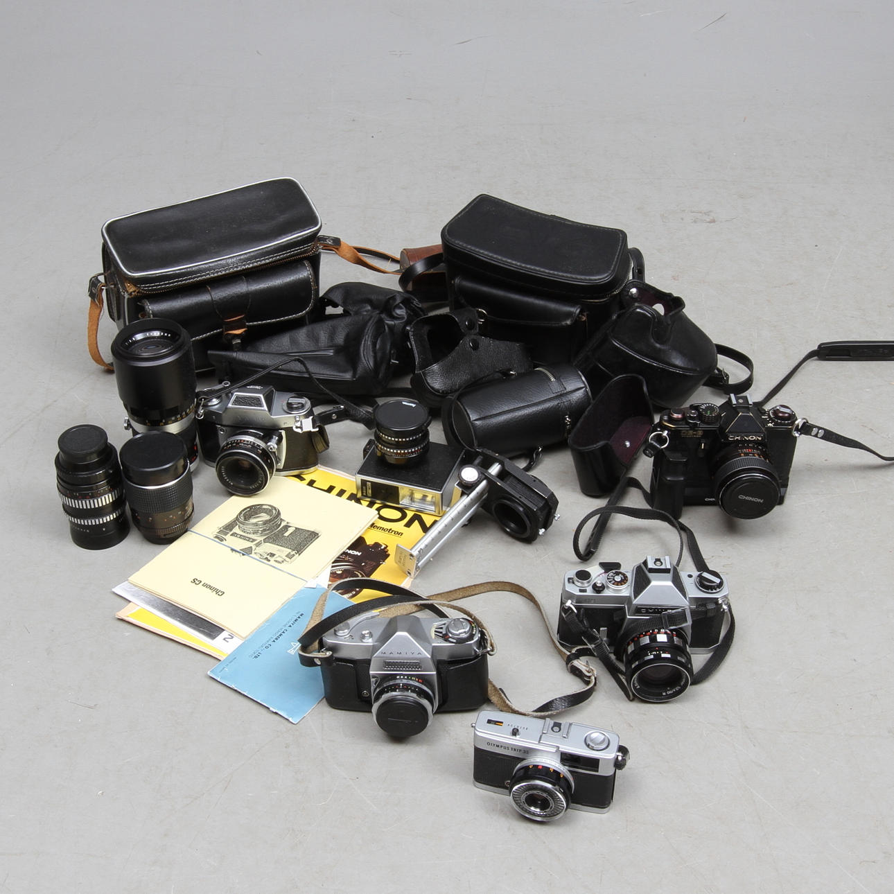 PARTI KAMEROR och TILLBEHÖR, 1900-tal.