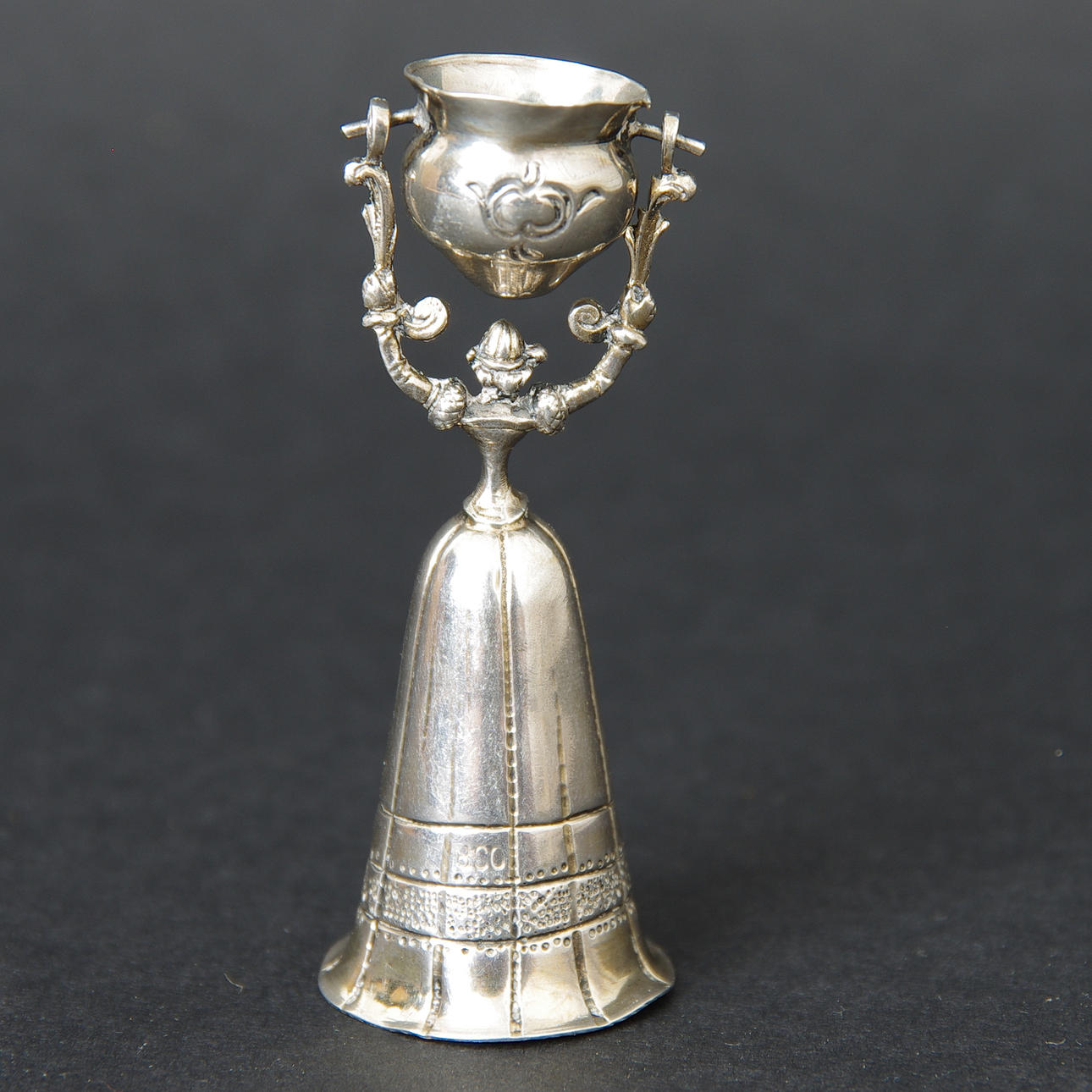 JUNGFRUBÄGARE, silver.