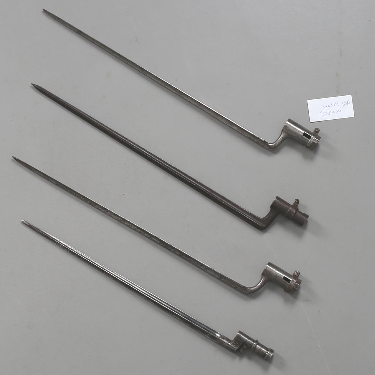 BAJONETTER, 4 st, bl a rysk och svensk 1840.