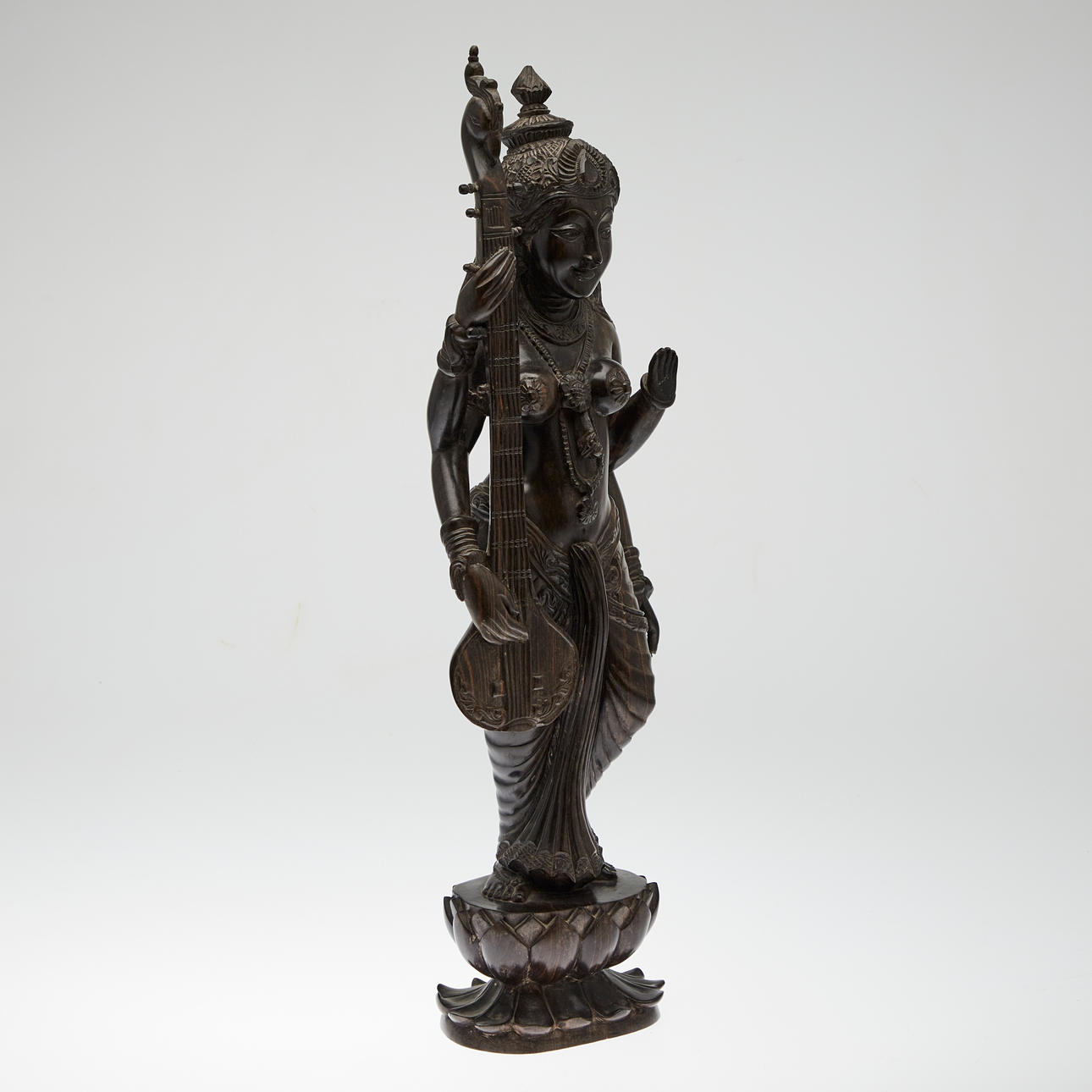 Figur / Skulptur, Sarasvati mit Laute, Holz.