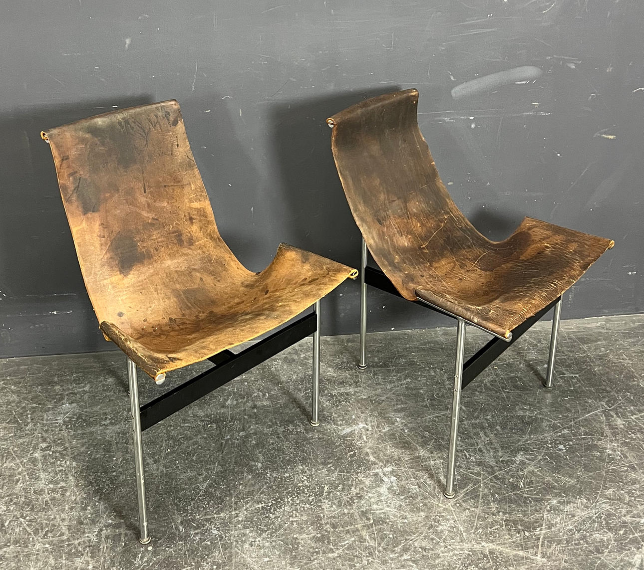 KATAVOLOS, LITTELL & KELLEY. 2 SILLAS EN T.