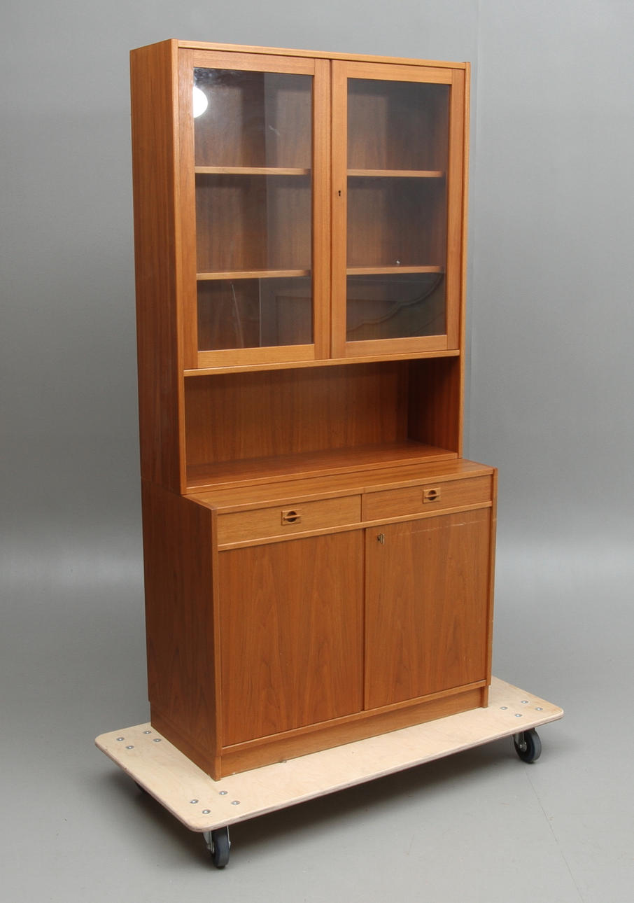 SKÅP, med vitrinöverdel, teak, 1960-tal.