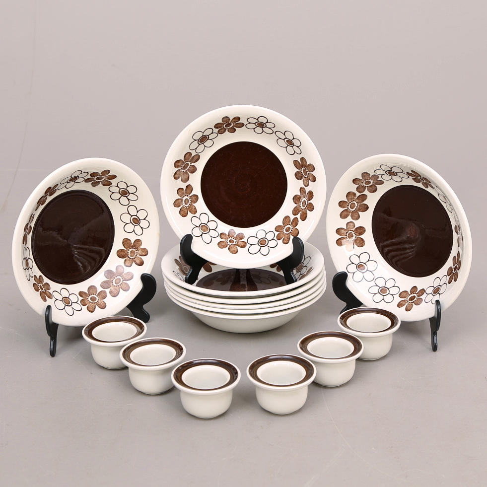 FRUKOSTSERVIS 14 delar, "Anemon", Marianne Westman, Rörstrand, samt brun rand Rörstrand.