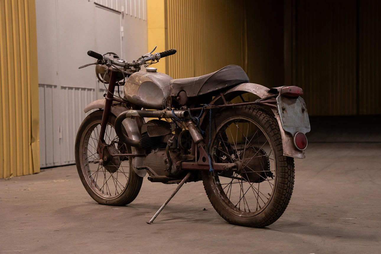 husqvarna-modell-283-guldpilen-1958-sverige-fordon-b-tar-delar