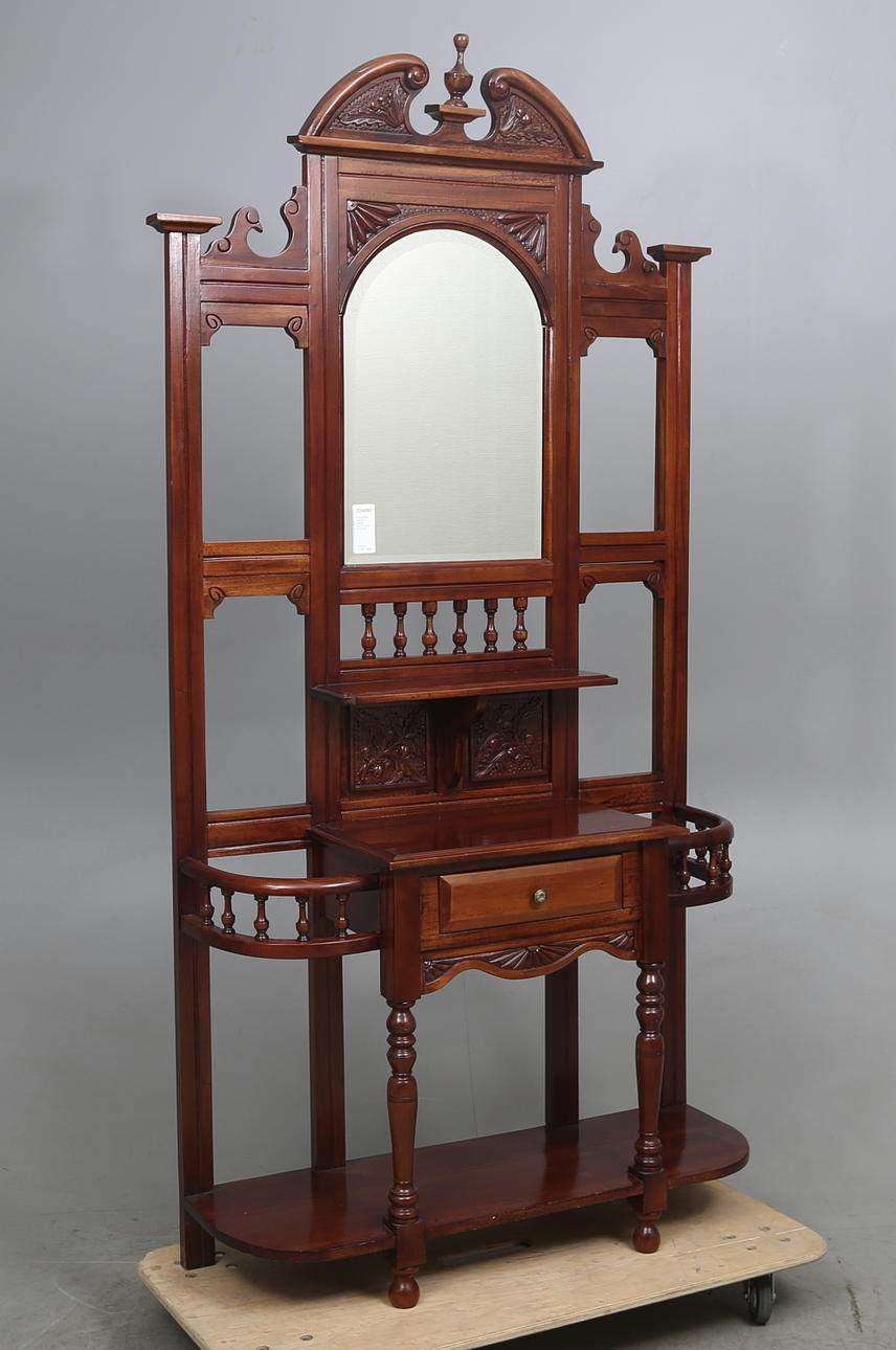 HALLMÖBEL, mahogny, engelsk stil,1900-talets senare del.