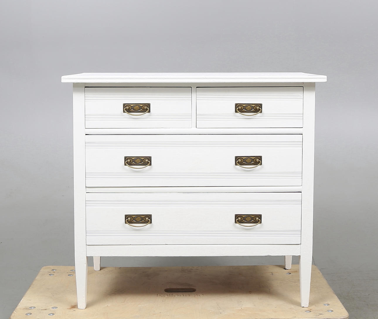 Byrå, vitmålad, 1920-tal.