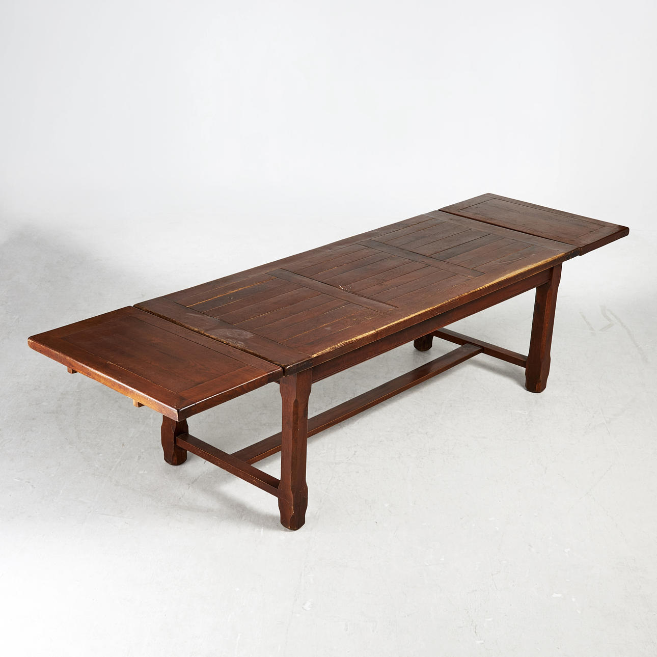 MESA RÚSTICA/MESA DE COMEDOR, Francia, roble, con 2 insertos.