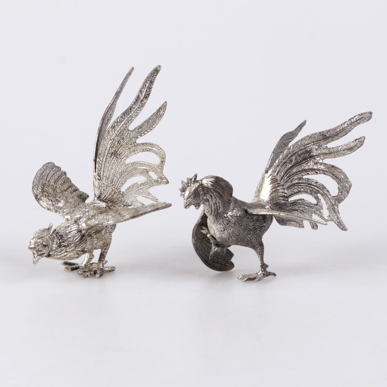 BORDSDEKORATIONER, vitmetall, 2 st. Tuppar.