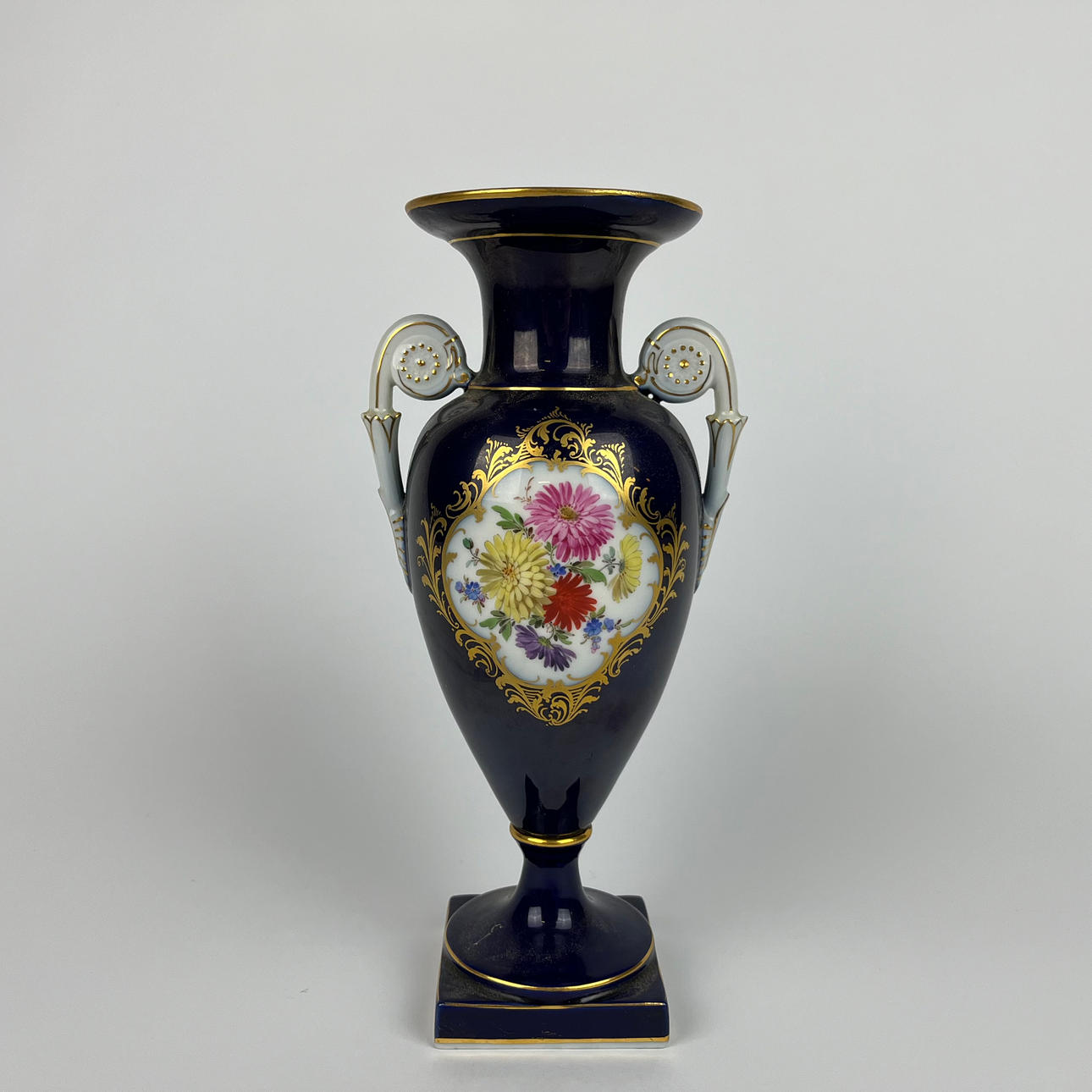 Un jarrón, Meissen, siglo XX.