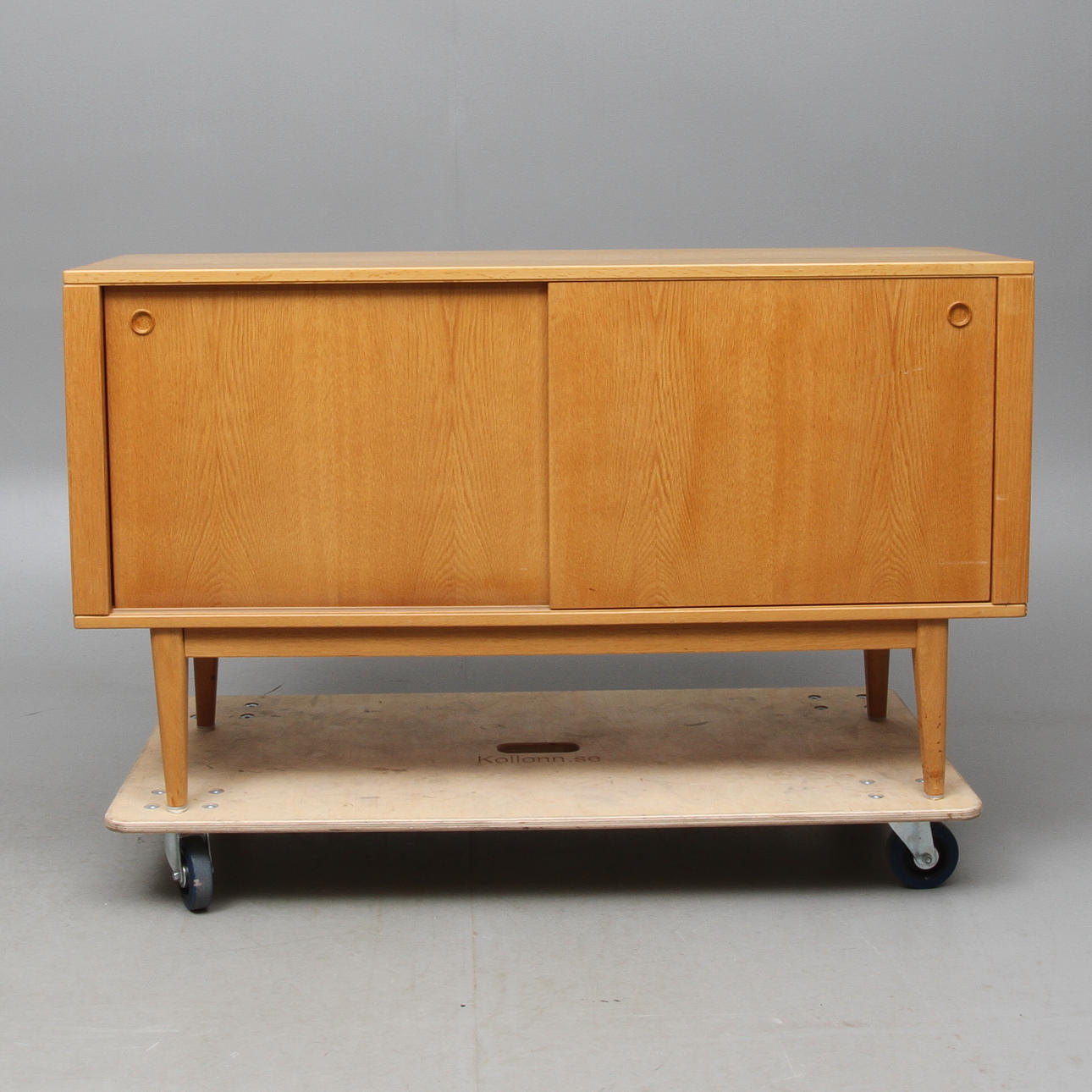 SIDEBOARD, 1900-tal.