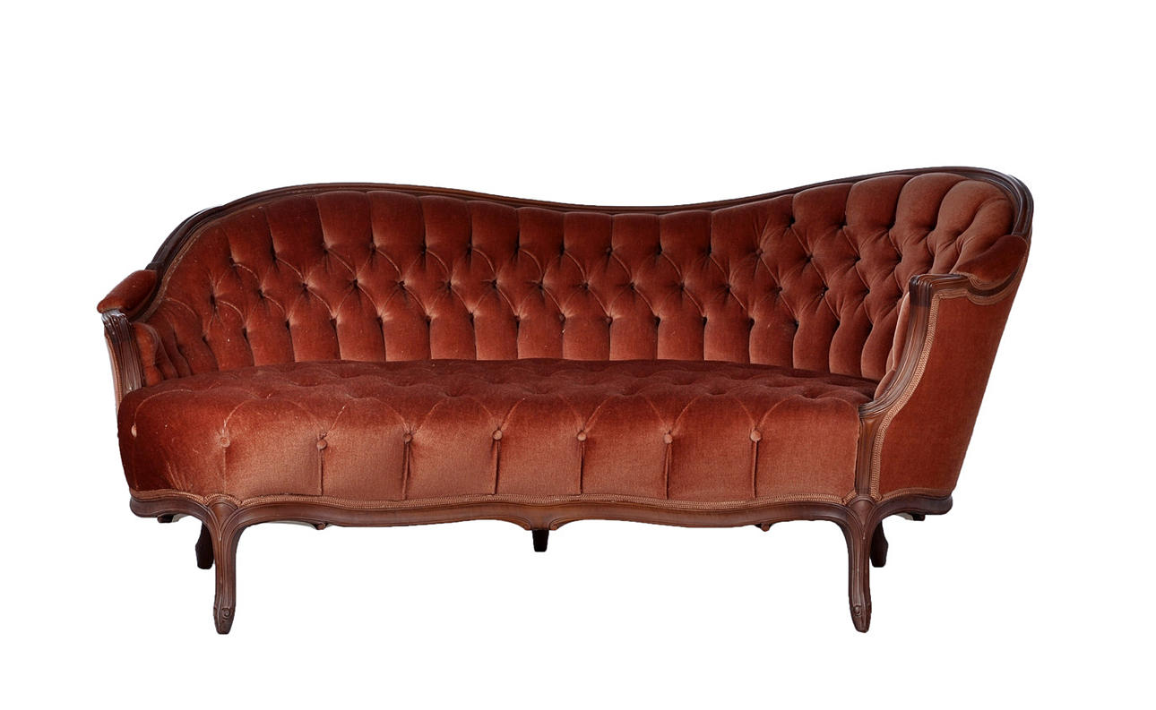 RECAMIERE. Barockstil. Valnötsträ och dammig rosa klädsel.