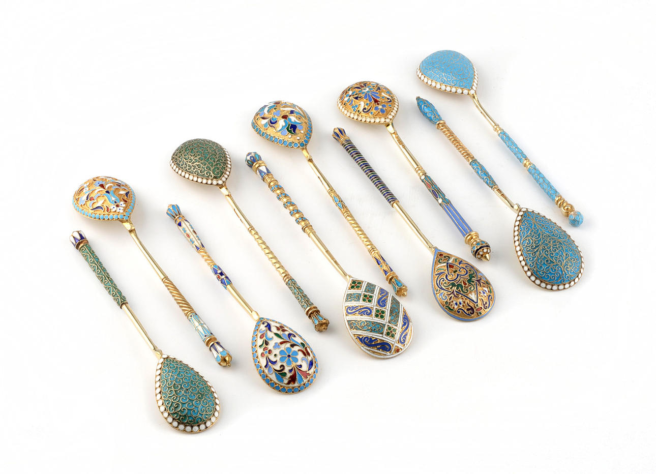 10 SKEDAR, cloisonné emalj, olika ryska tillverkare omkring 1900, 84 zolotnik silver förgyllt ca. 255 g.