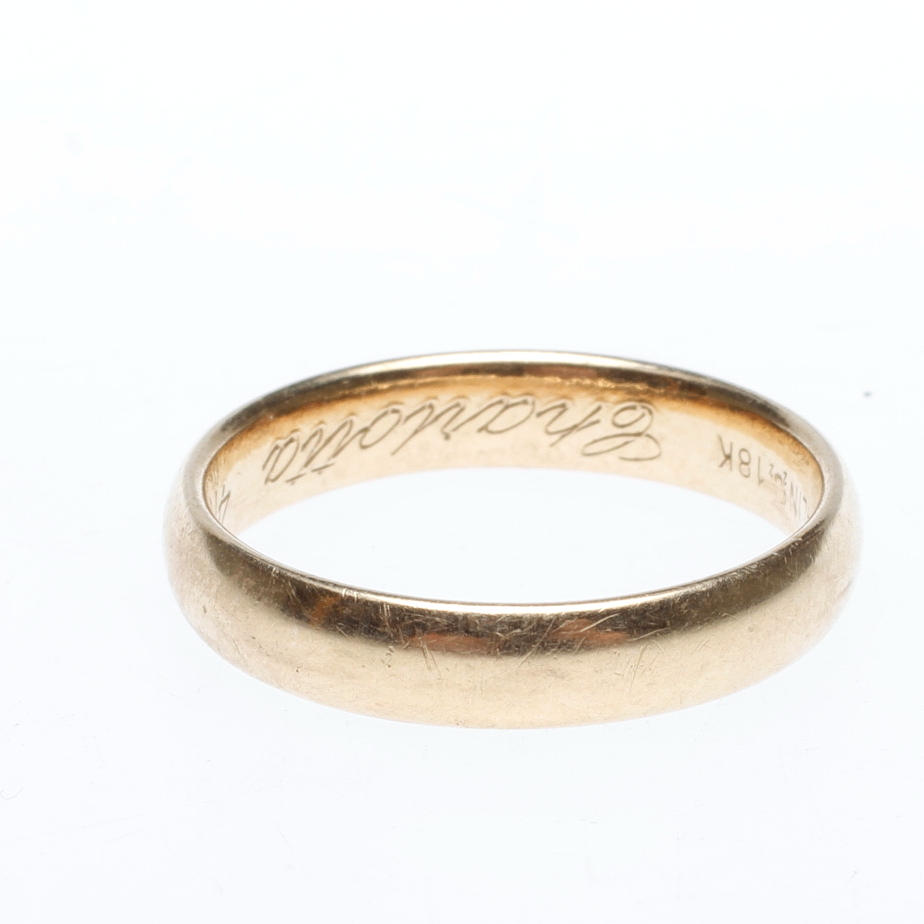 RING, 18k guld, vikt ca 4,8 gr.