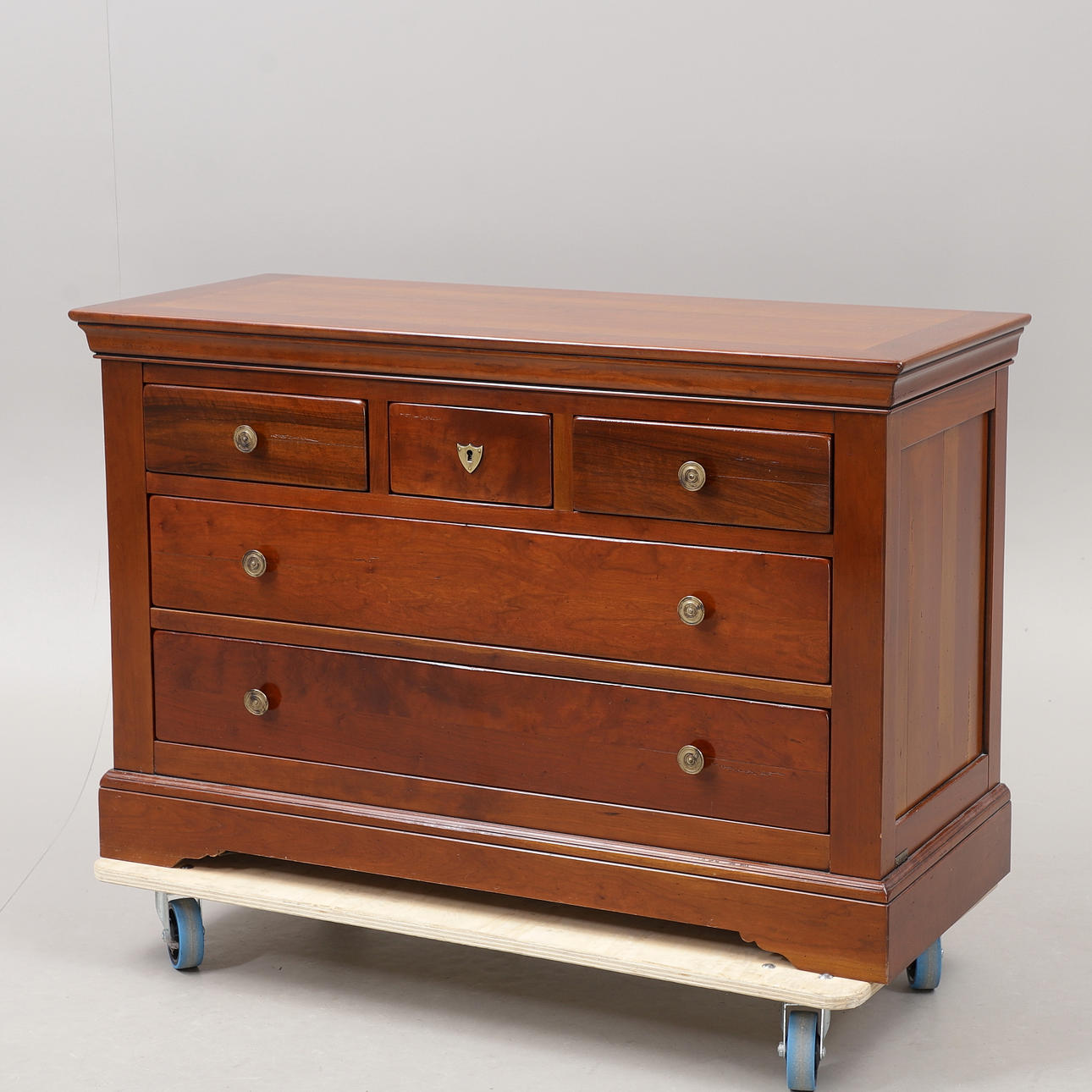 EINE Kommode, Grange, Frankreich, 1990er Jahre.