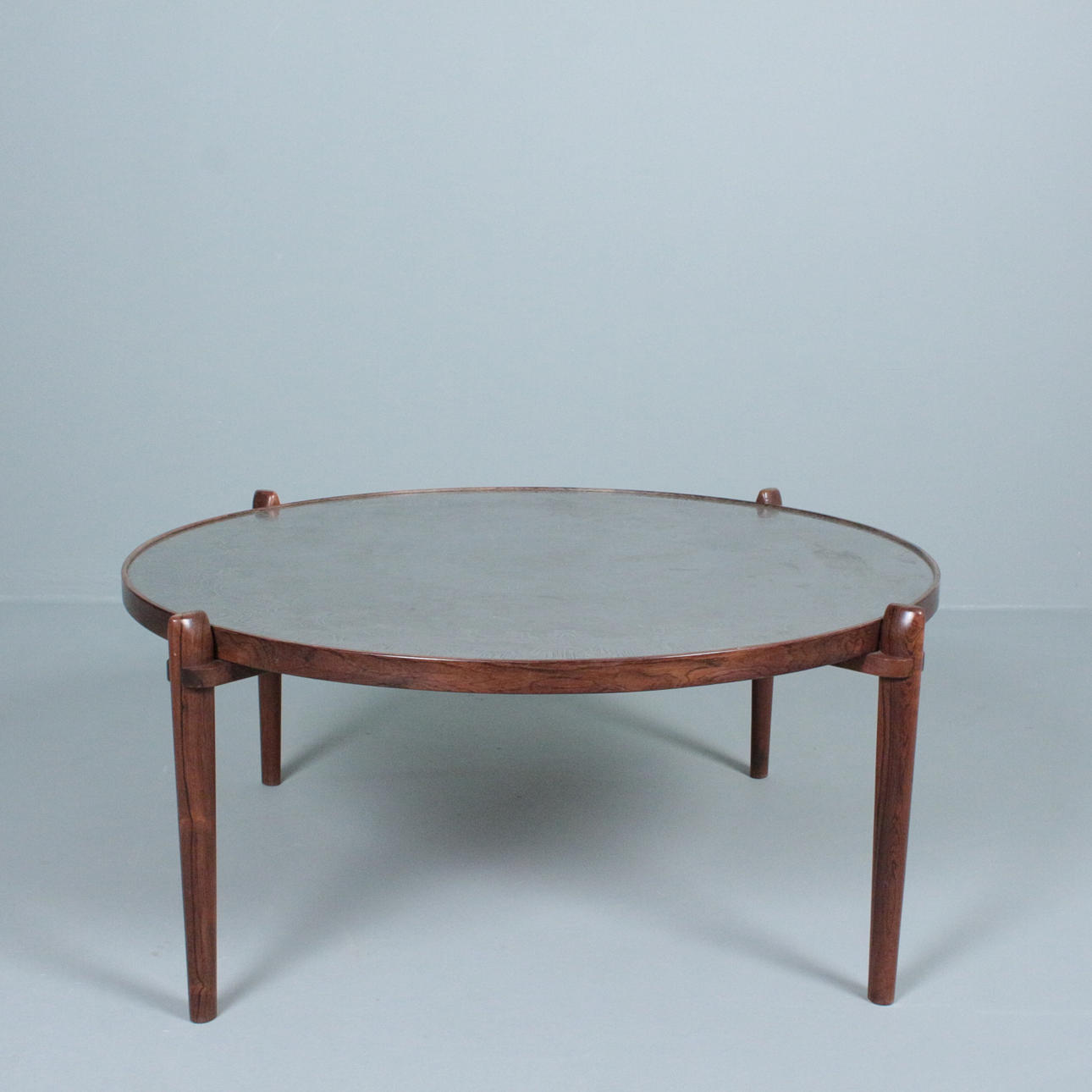 HEINZ LILIENTHAL. Sohvapöytä/sohvapöytä, malli ”E8”.