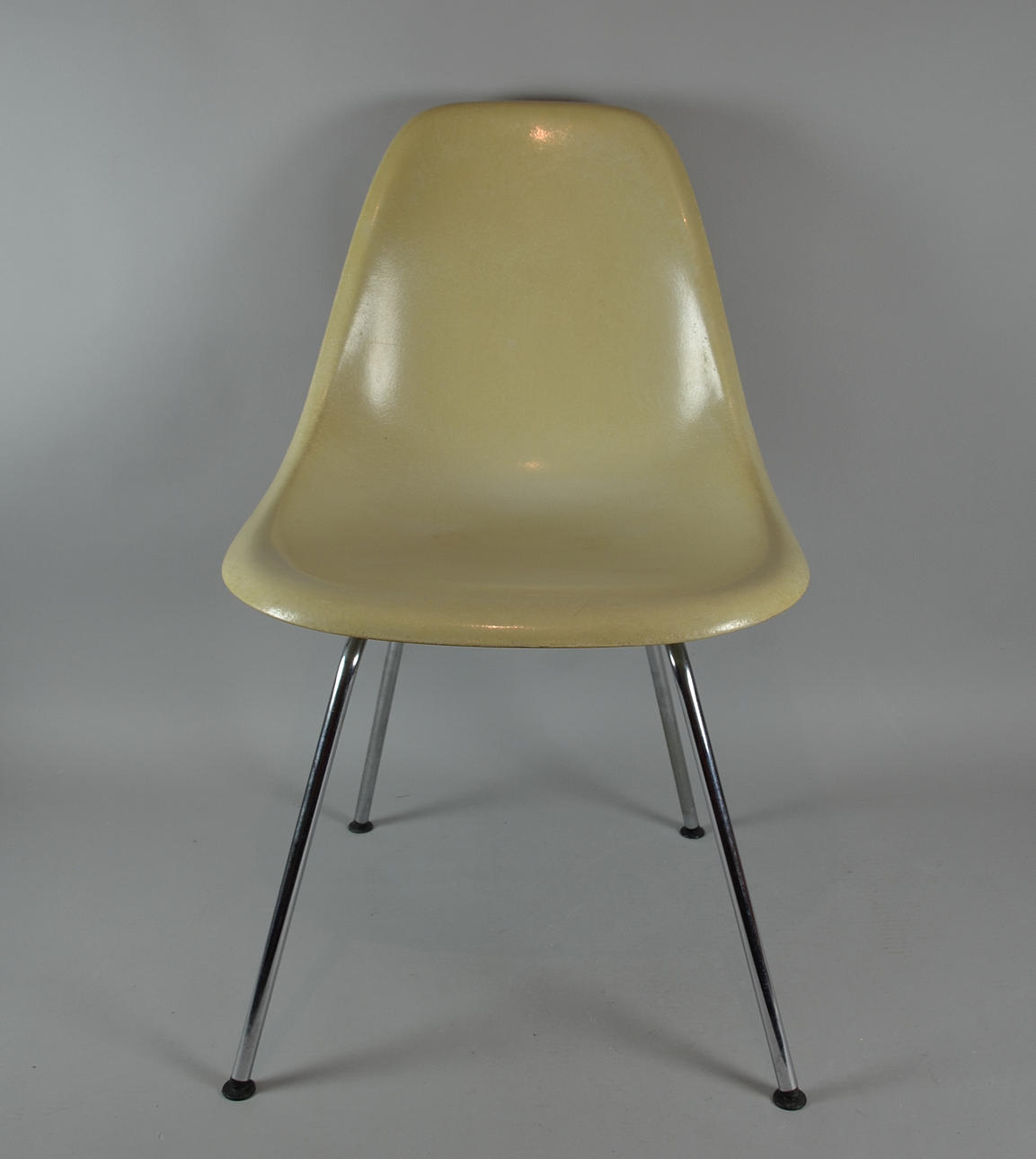 CHARLES & RAY EAMES. EN SIDOSTOL DSX.