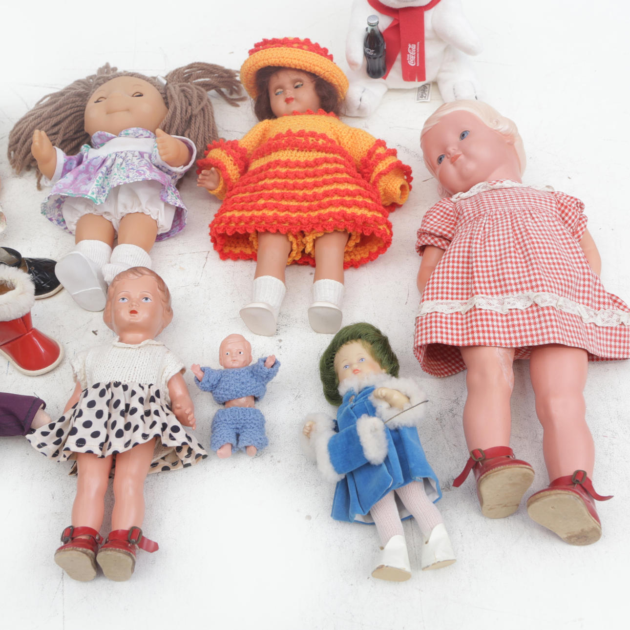 DOCKOR, 11 st, olika ålder. Leksaker - Leksaker - Auctionet