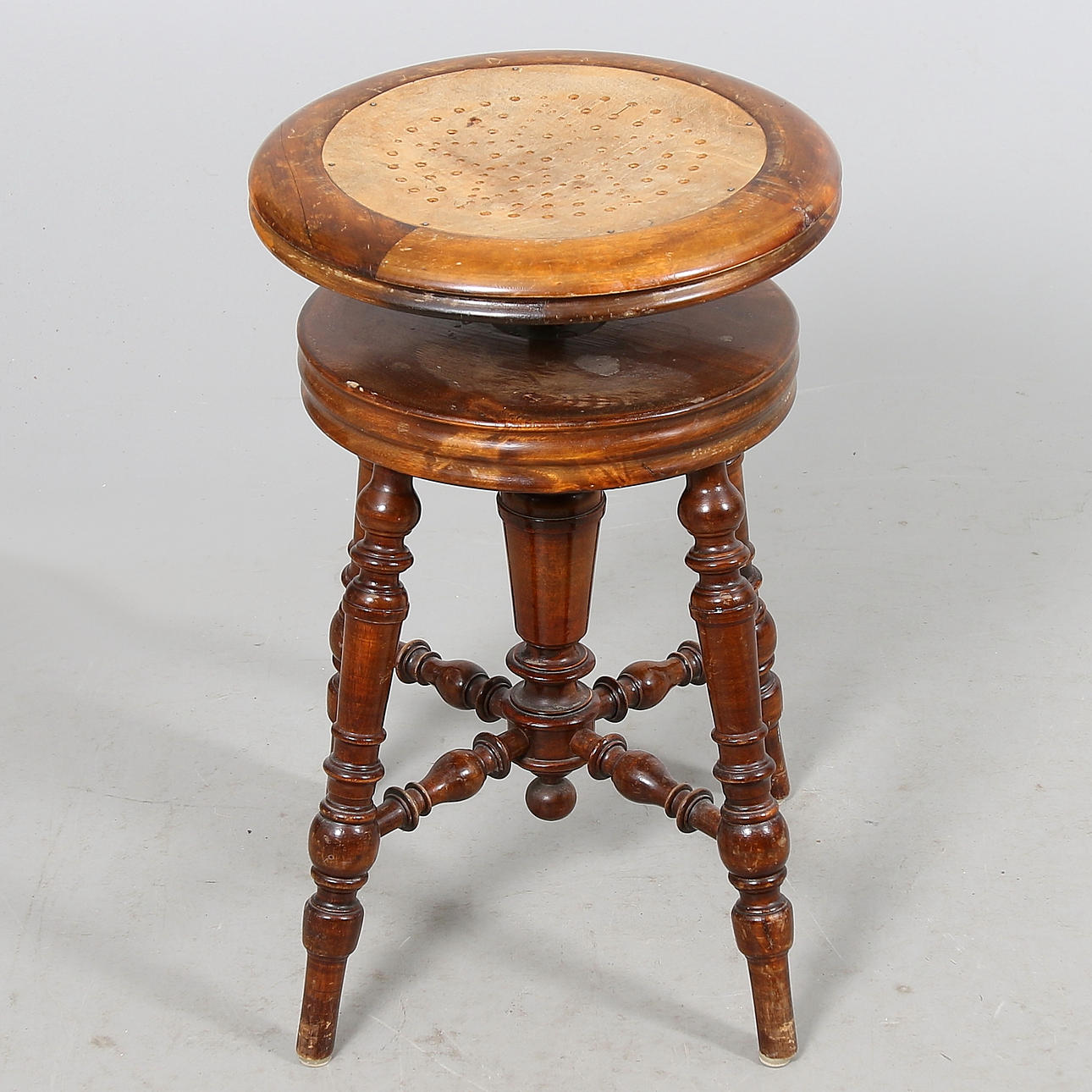 PIANOPALL, nyrenässans. 1800-talets slut.