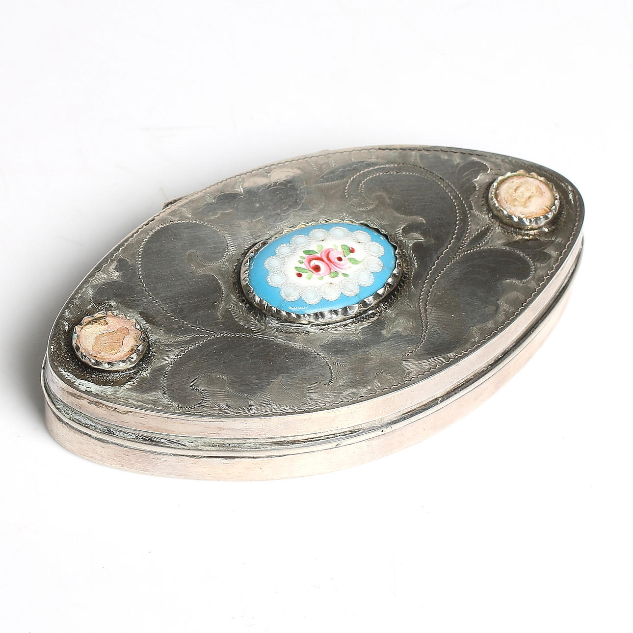 DOSA, silver, så kallad "Sundsvallsdosa", Jacob Engelbert Sundberg, Sundsvall, 1859. Vikt 50 gram.