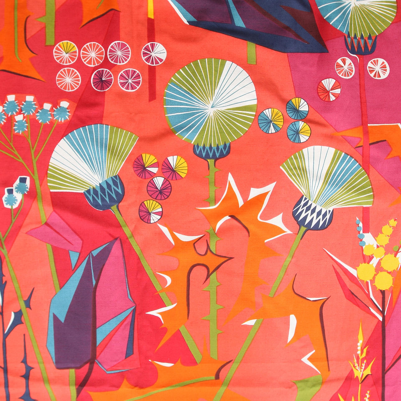 GARDINER / DRAPERIER, 2 längder, halvlinne, "Tistlar", Dagmar Lodén, Jobs handtryck. formgiven 1949.