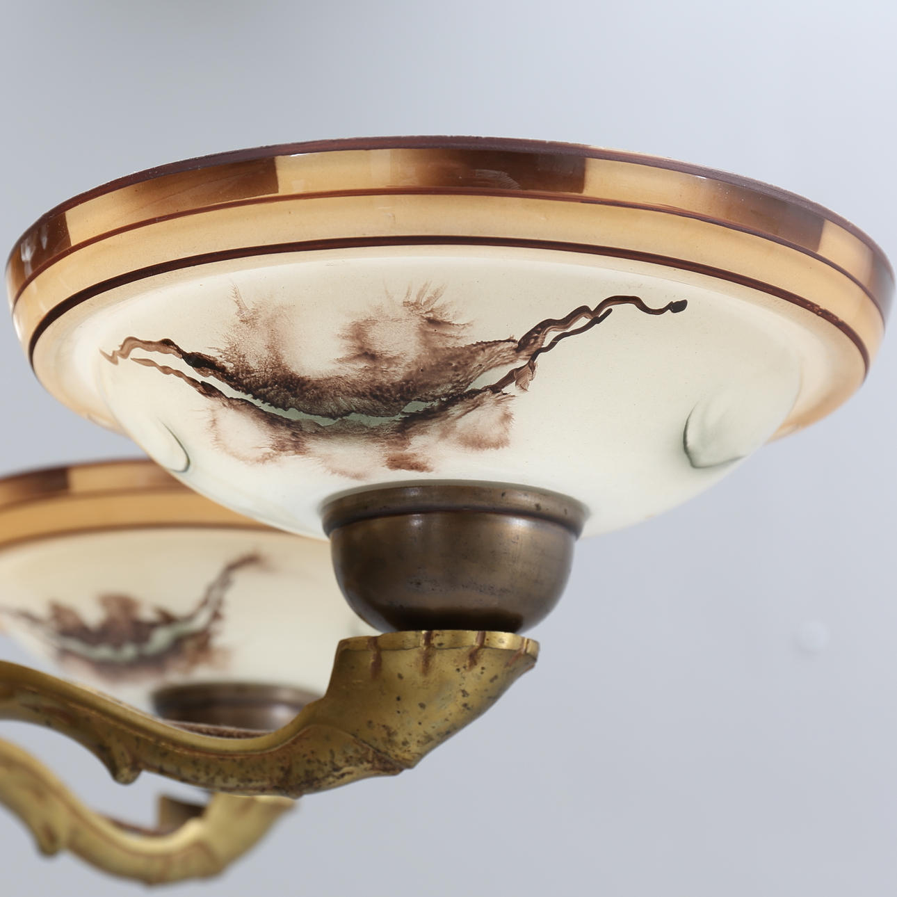 TAKLAMPA, 1900-talets första hälft.