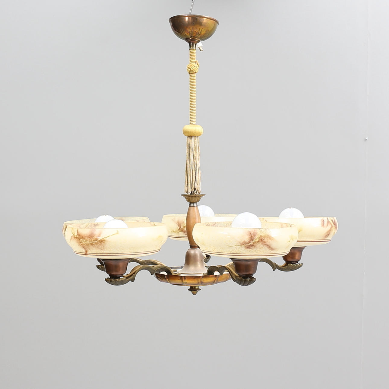 TAKLAMPA, 1900-talets första hälft.