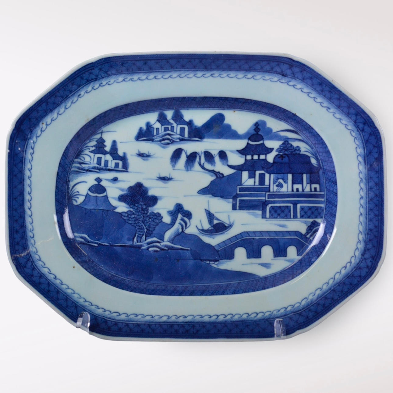 A Chinese frying pan, 19th century.