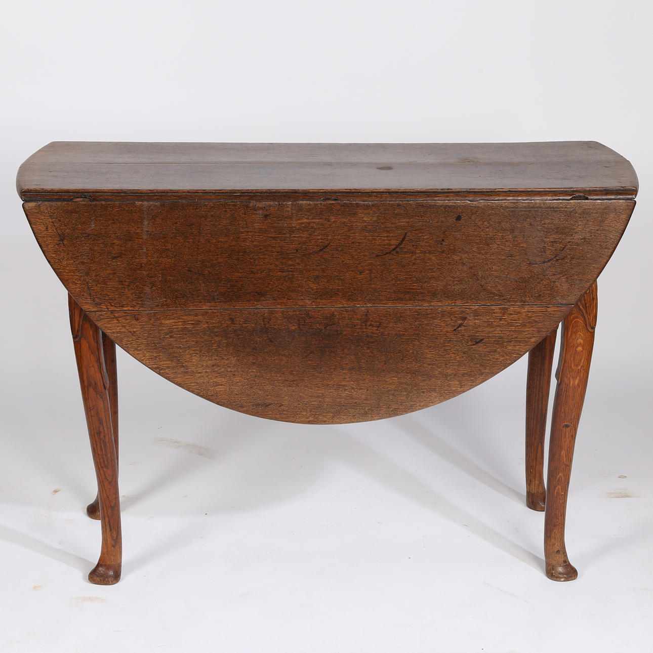 EIN GEORGE III OAK DROP LEAF TISCH.