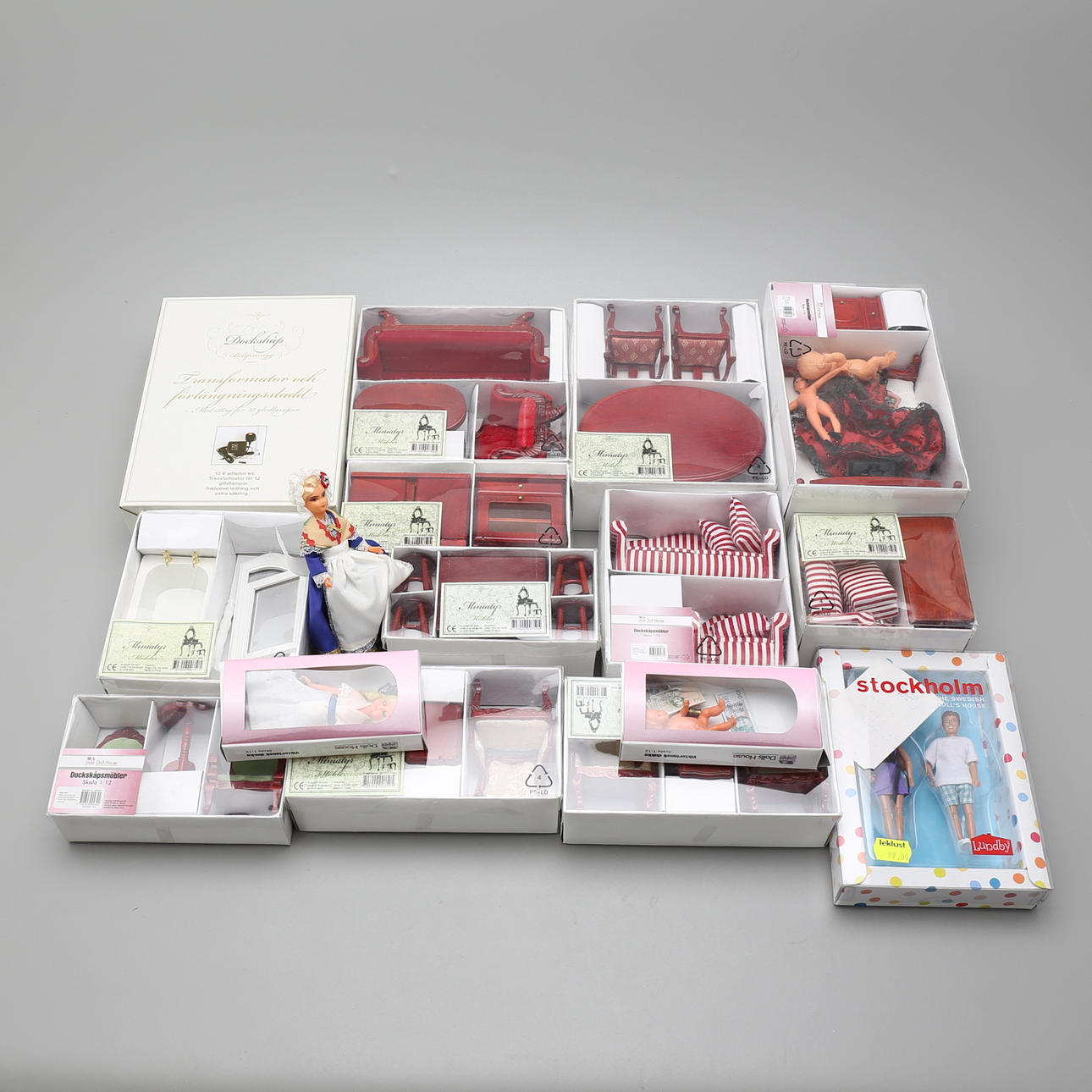 DOCKOR samt DOCKHUSMÖBLER, 16 st.