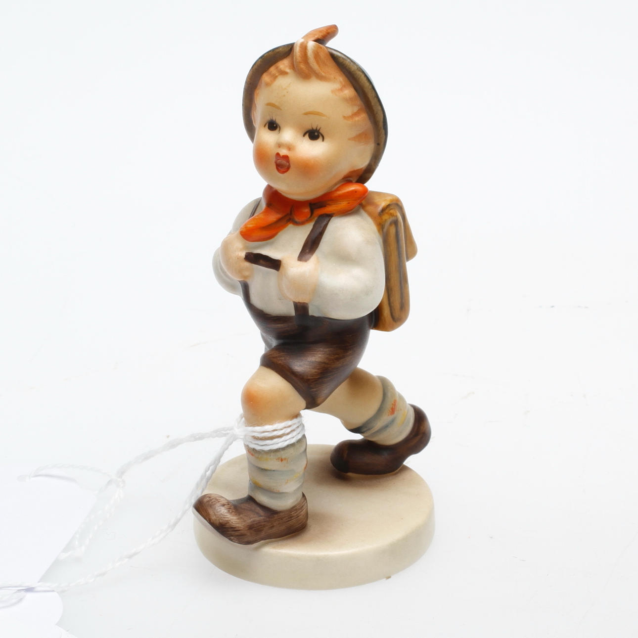 FIGURIN, pojke med ryggsäck, MJ Hummel, Goebel, Tyskland.