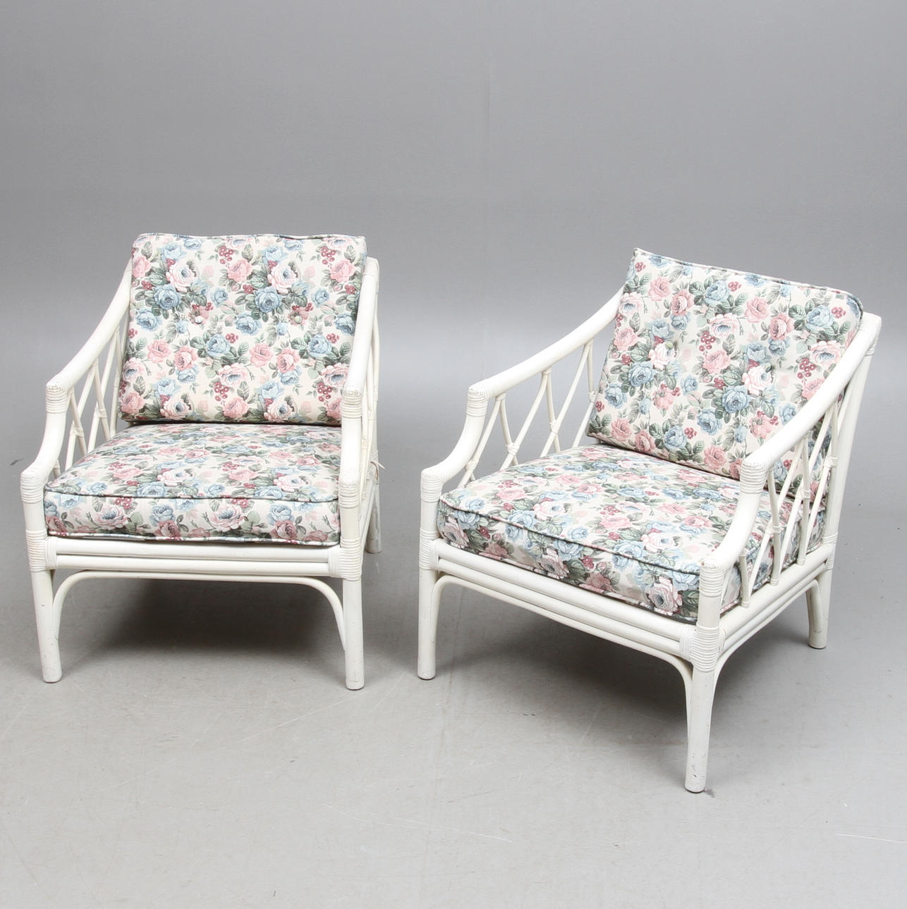 FÅTÖLJER, 1 par, korgmodell, 19/2000-tal.