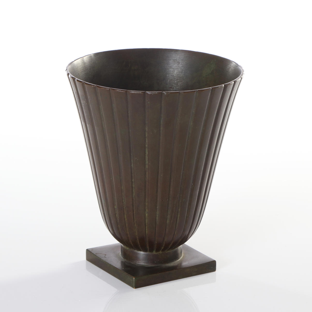 GAB, VASE. Patinated bronze, 1930s/40s.