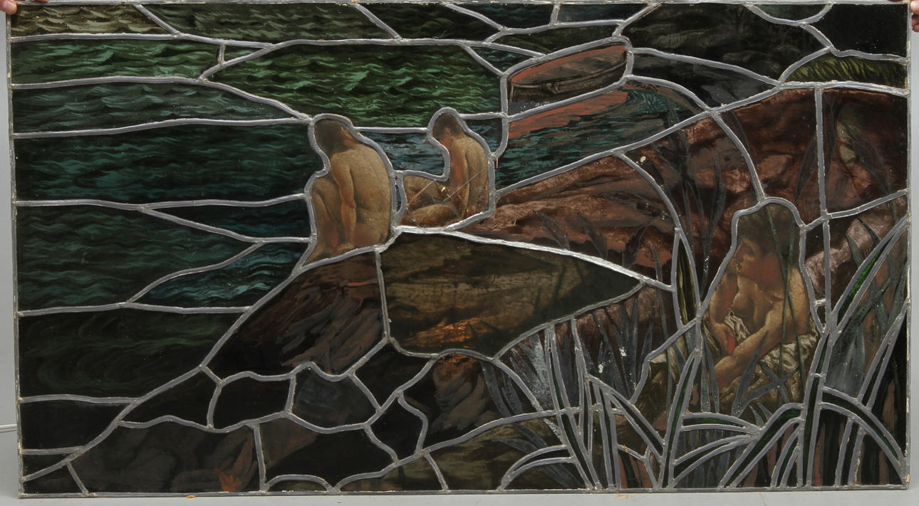 BLYGLASFÖNSTER, 2 st, par sittande vid klippa, frimurarsymboler. 1800/1900-tal.