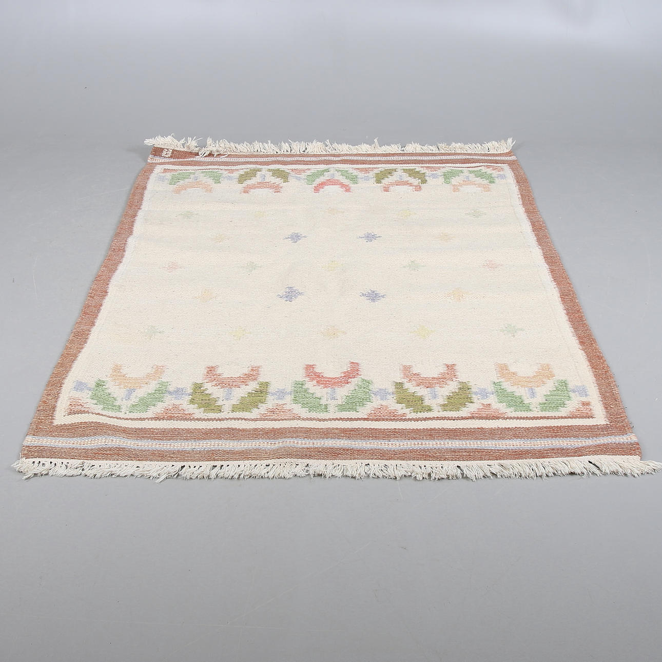 RÖLLAKANSMATTA, singerad "A". 149 x 190 cm.