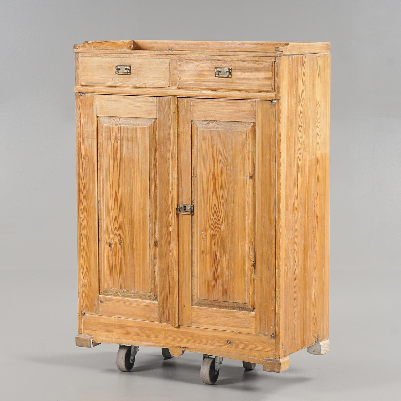 SKÄNK 1800-tal, furu.